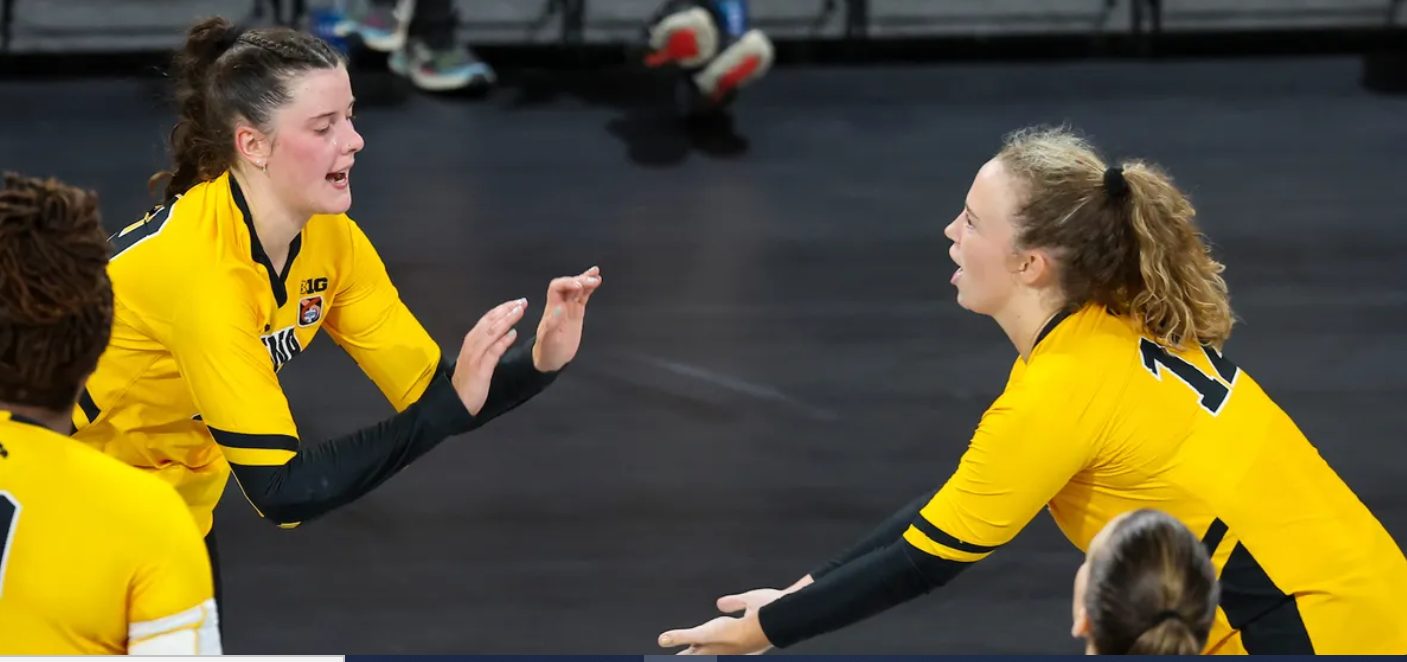 Iowa Volleyball Completes Sweep of Gonzaga, FIU To Open Season