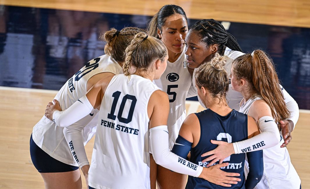 #20 Penn State Volleyball Holds Off Loyola (Md.)