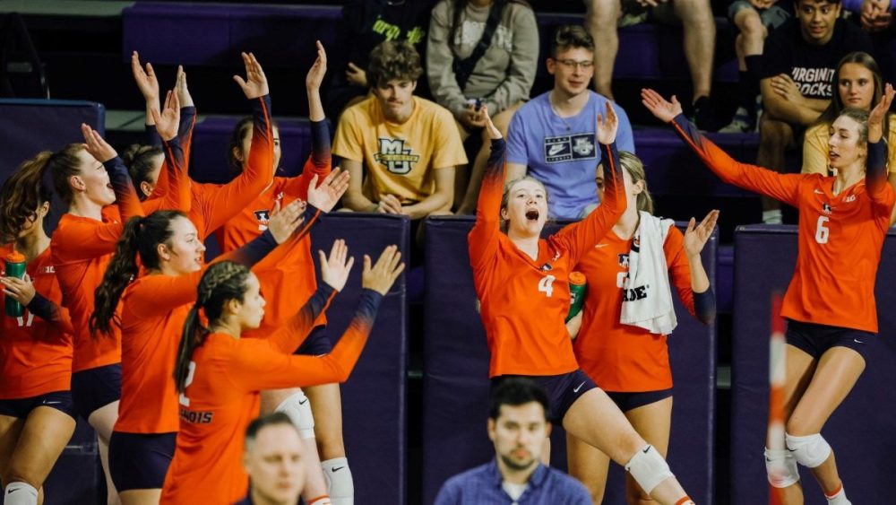 #25 Illinois Volleyball Drops 5-Set Thriller To 19th Ranked Marquette