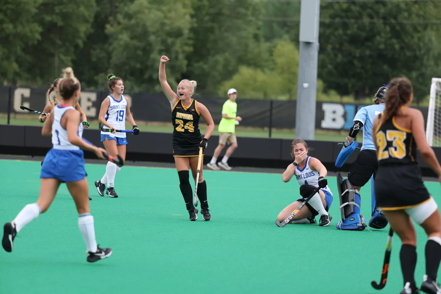 5th Ranked Iowa Field Hockey Scores Six Goals In Shutout Of St. Louis