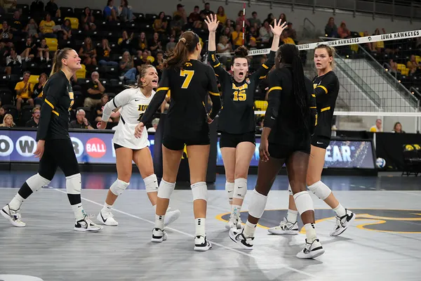 Iowa Volleyball Downs UNI In Straight Sets