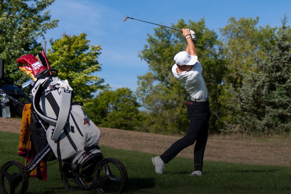 Minnesota Golf In First Place Through Two Rounds Of Connecticut Tourney