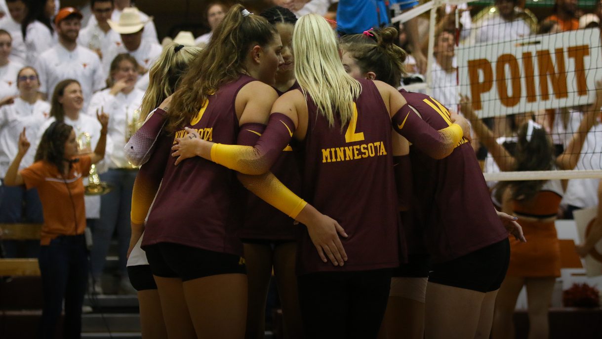 4th Ranked Gophers Volleyball Falls To #1 Texas