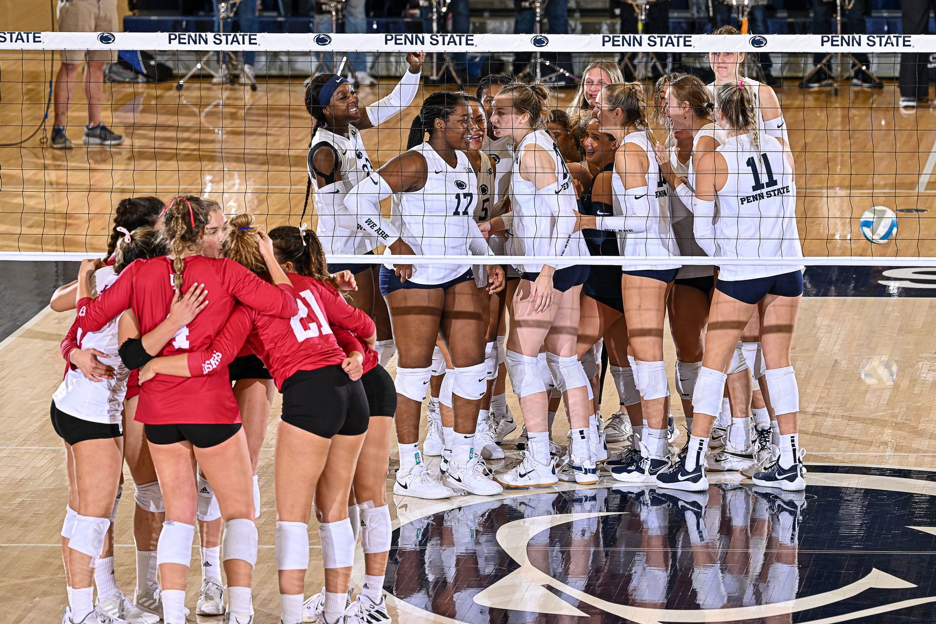 9th Ranked Penn State Volleyball Sweeps Hoosiers