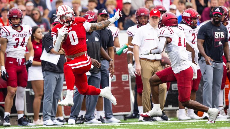 Allen Rushes For 3 TDs Again As Wisconsin Runs Past Aggies