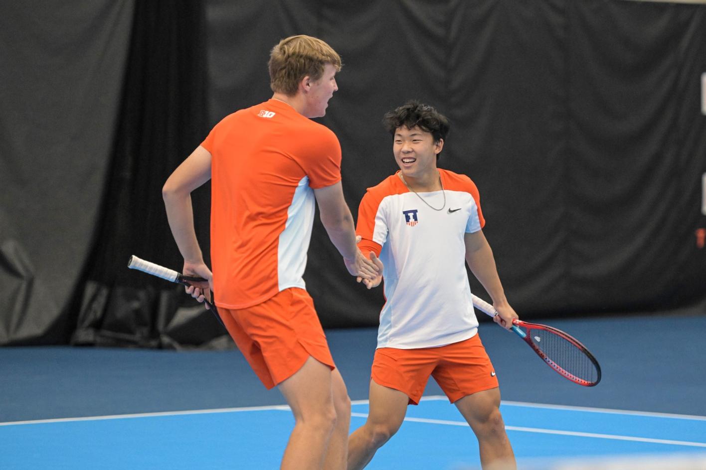 Petrov, Heck, Ozolins Advance at Day Two of Fighting Illini Open